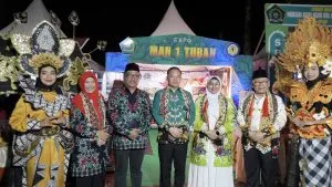 Kepala MAN bersama Direktur KSKK Madrasah