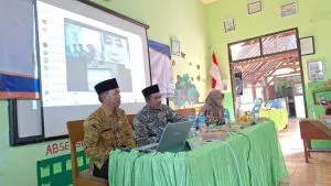 MIN 2 Tuban Adakan Bimtek Penyusunan Soal HOTS